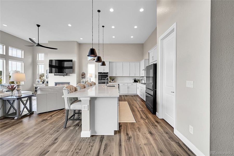 Kitchen w/ Walk In Pantry