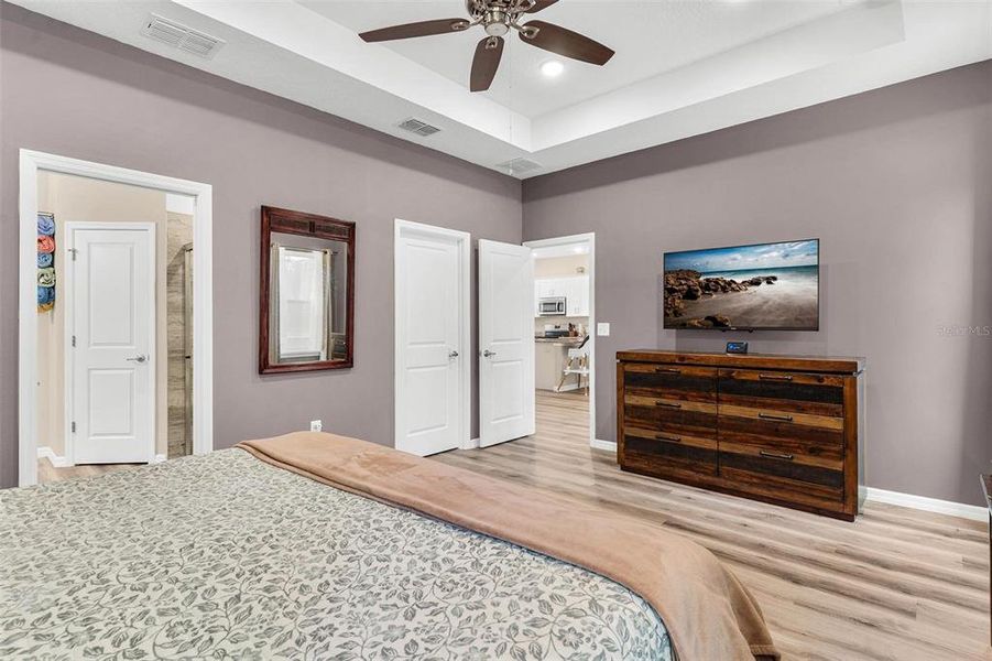 Furnished interior view inside a new home in , Umatilla (Image 17).