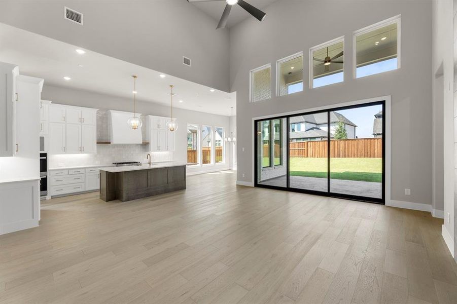 09. 4512 Meander - Family