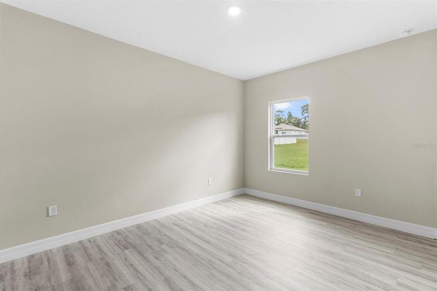 Spacious, unfurnished interior of a new home in , Ocala (Image 31).
