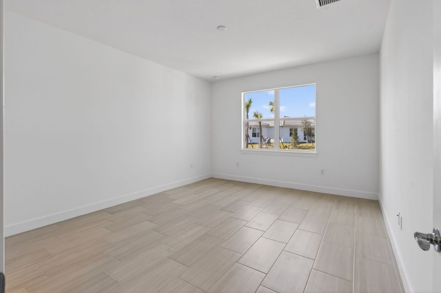 Spacious, unfurnished interior of a new home in Harbor Isle, Vero Beach (Image 85). Spacious, unfurnished interior of a new home in Harbor Isle, Vero Beach (Image 85).
