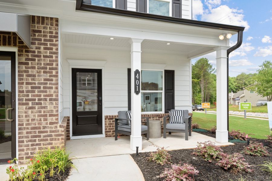 Exterior details and patio area of a home in Jackson Hills, Clarksville (Image 2).