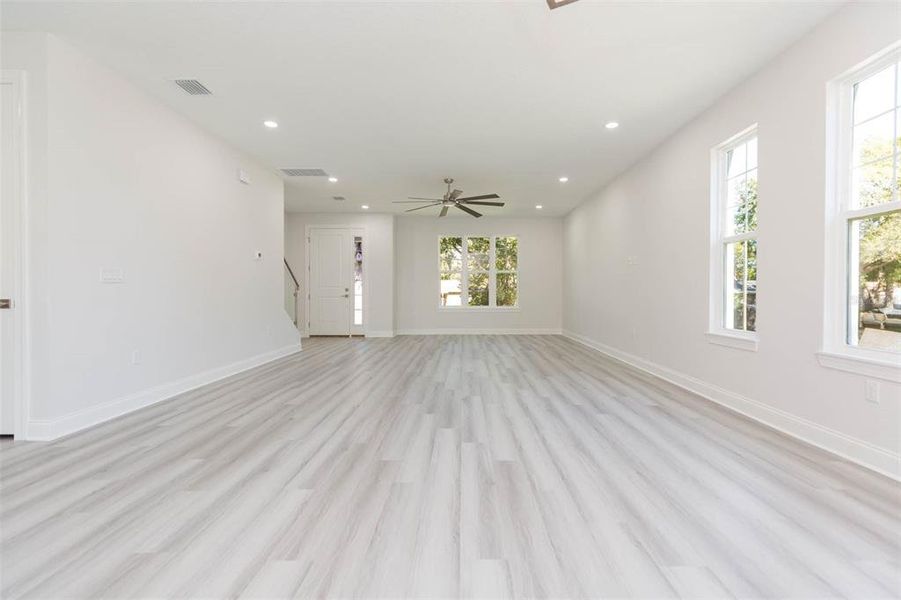 Spacious, unfurnished interior of a new home in , Tampa (Image 59). Spacious, unfurnished interior of a new home in , Tampa (Image 59).