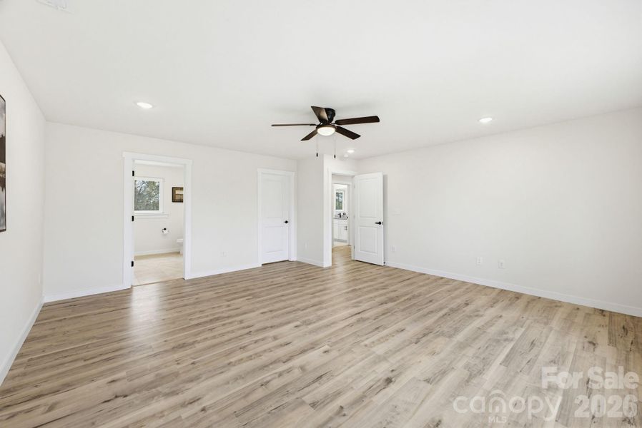 Spacious, unfurnished interior of a new home in , Hickory (Image 18).