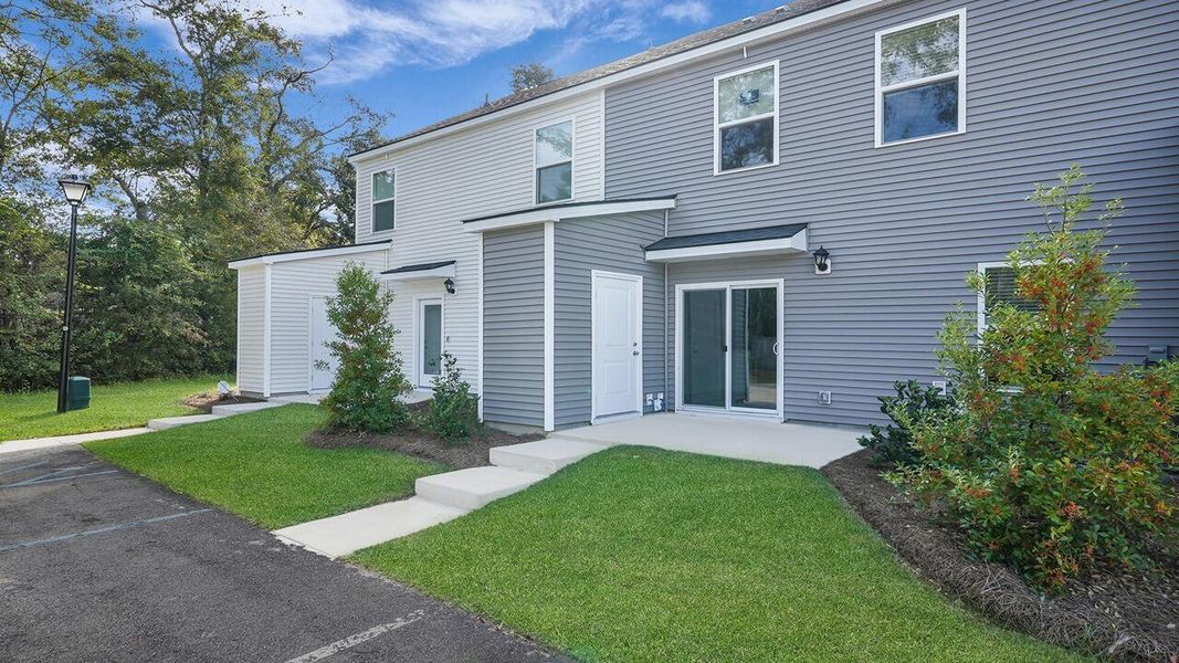 Exterior details and patio area of a home in Garbon Fields, Summerville (Image 4).