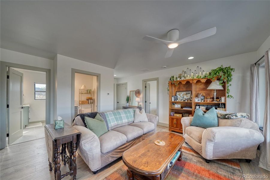 Cozy 848 Square feet