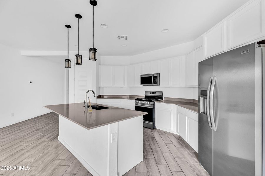 13-web-or-mls-Wiley Way-12