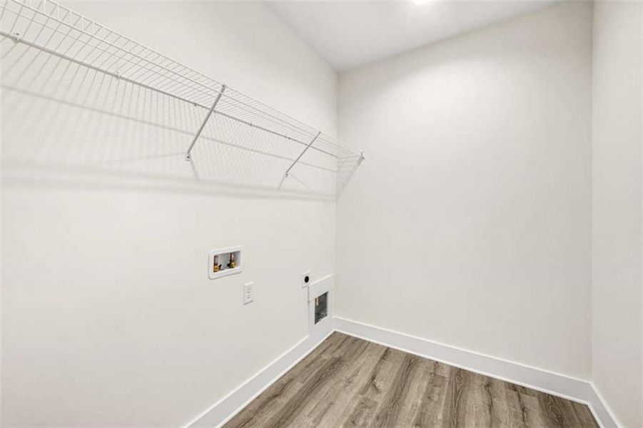 Spacious, unfurnished interior of a new home in , Dallas (Image 13).