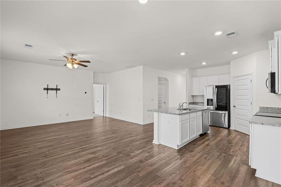 Furnished interior view inside a new home in Twin Lakes, Hoschton (Image 12).