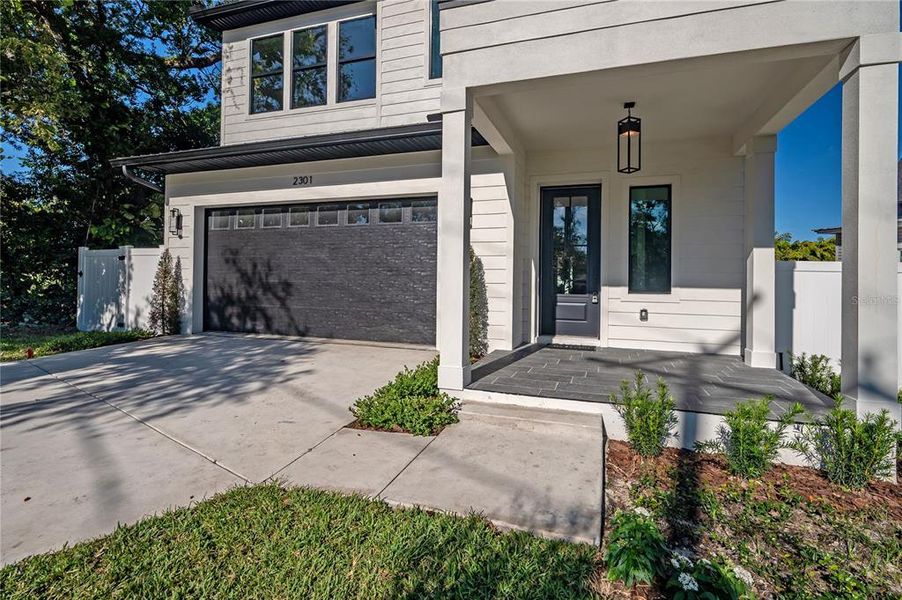Exterior details and patio area of a home in , Tampa (Image 31).