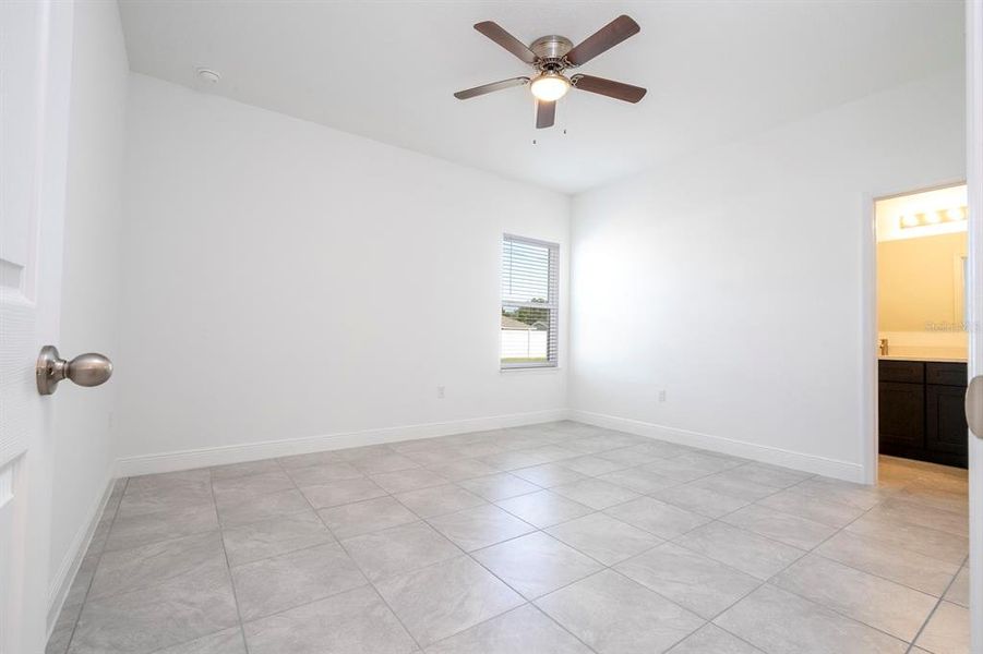 Spacious, unfurnished interior of a new home in , Ocala (Image 38).