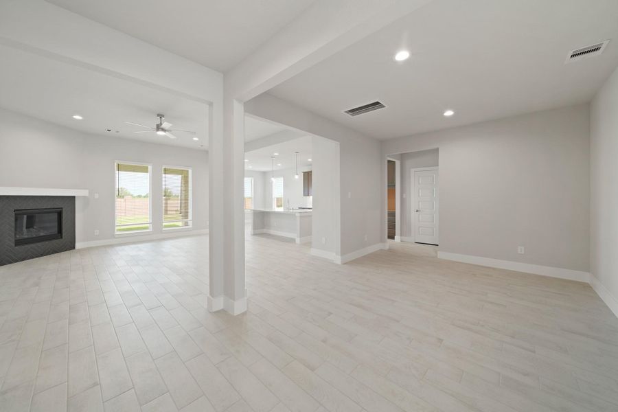 Spacious, unfurnished interior of a new home in Beacon Hill, Waller (Image 21). Spacious, unfurnished interior of a new home in Beacon Hill, Waller (Image 21).