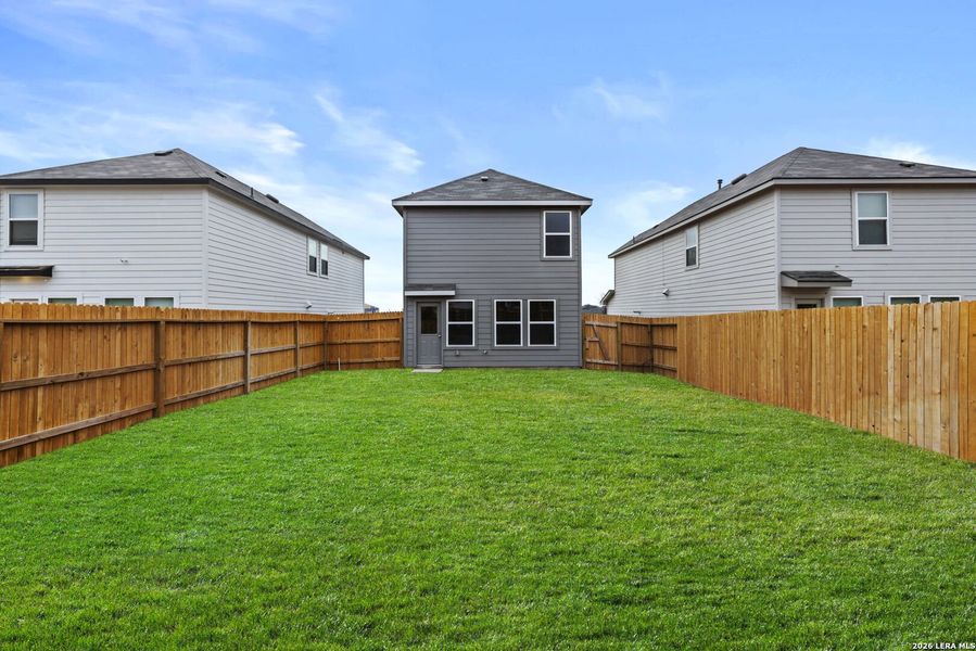 Exterior details and patio area of a home in Blue Ridge Ranch, San Antonio (Image 3).