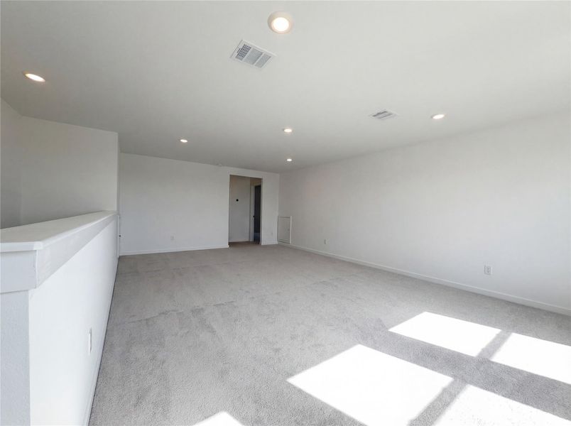 Spacious, unfurnished interior of a new home in River Ranch, Dayton (Image 14).