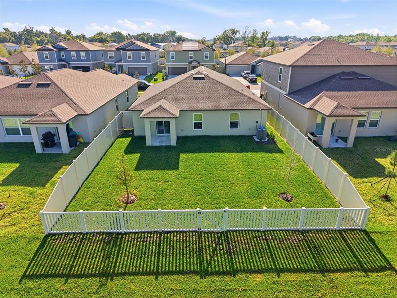 Exterior details and patio area of a home in North Park Isle, Plant City (Image 32).