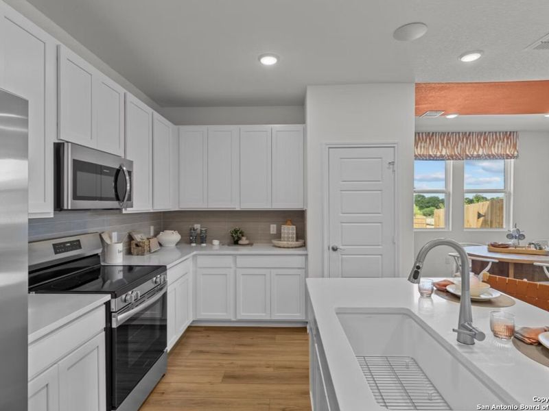 Furnished interior view inside a new home in Hickory Ridge, San Antonio (Image 4). Furnished interior view inside a new home in Hickory Ridge, San Antonio (Image 4).
