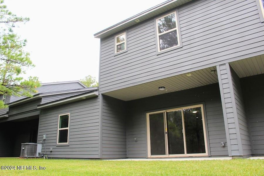 Exterior details and patio area of a home in , Middleburg (Image 3).
