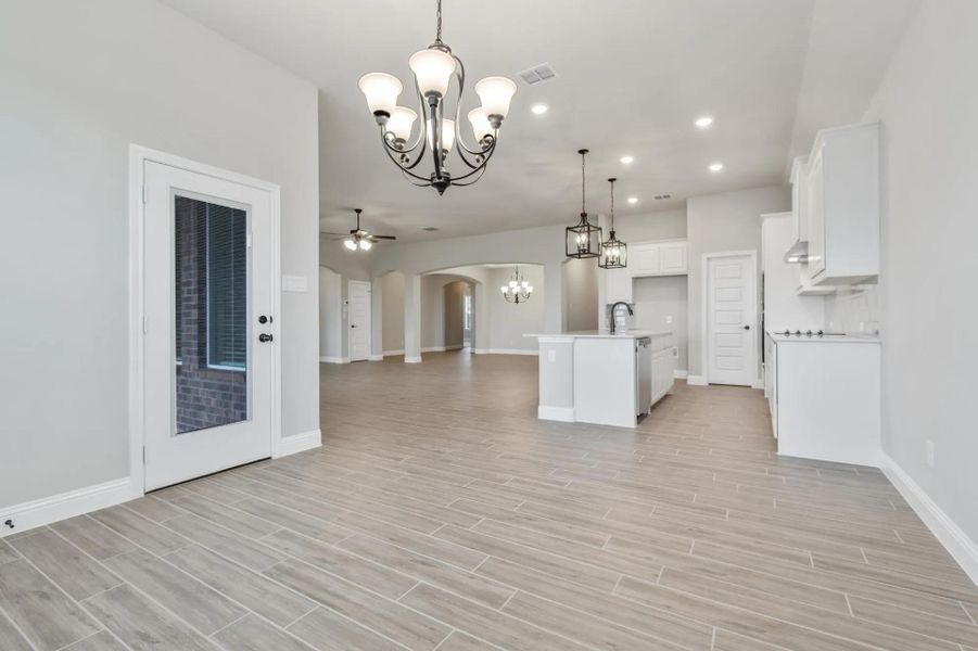 Image 100 representing the Concept 2373 by Landsea Homes in Coyote Crossing, Godley, TX. Image 100 representing the Concept 2373 by Landsea Homes in Coyote Crossing, Godley, TX.