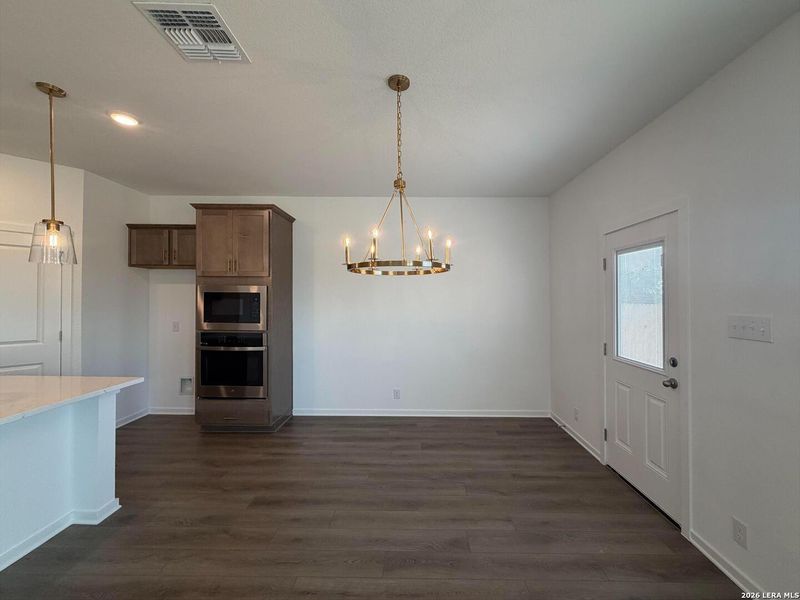 Spacious, unfurnished interior of a new home in Hennersby Hollow, San Antonio (Image 12). Spacious, unfurnished interior of a new home in Hennersby Hollow, San Antonio (Image 12).