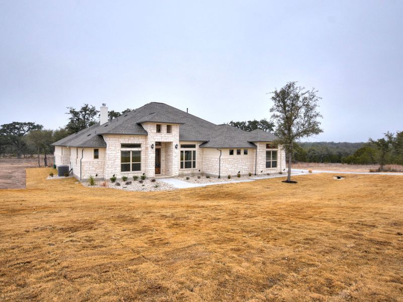 Representative exterior details of a home built from the San Simeon I by Giddens Homes in Clearwater Ranch, Liberty Hill (Image 83).