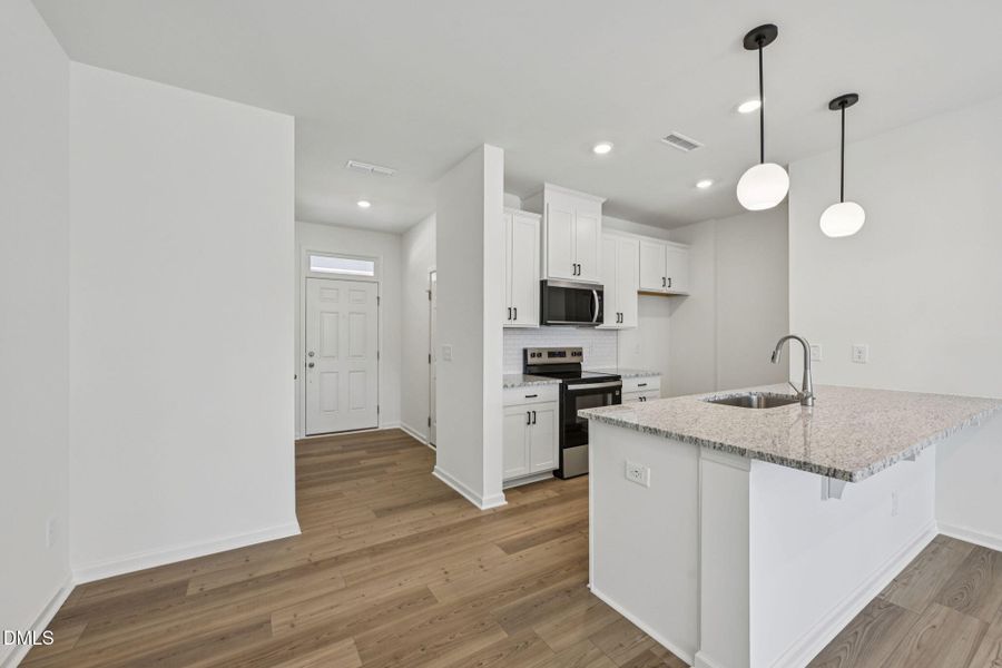 12-web-or-mls-210 Parker Lane-S0503-012