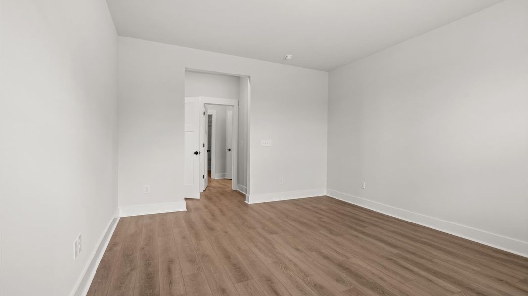 Desirable primary suite layout with spacious en suite bath in a proven, established community