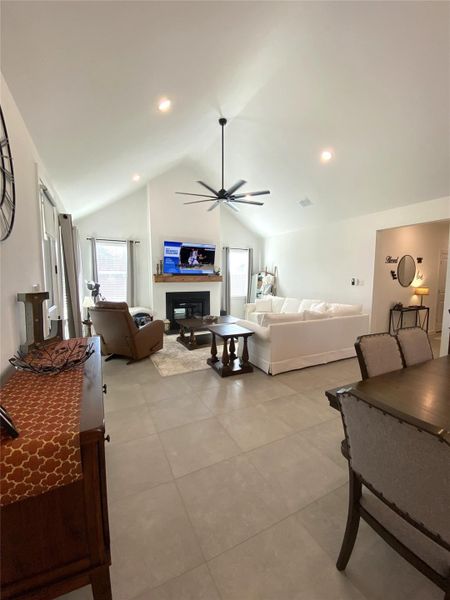 Furnished interior view inside a new home in Centennial Oaks, Santa Fe (Image 4).