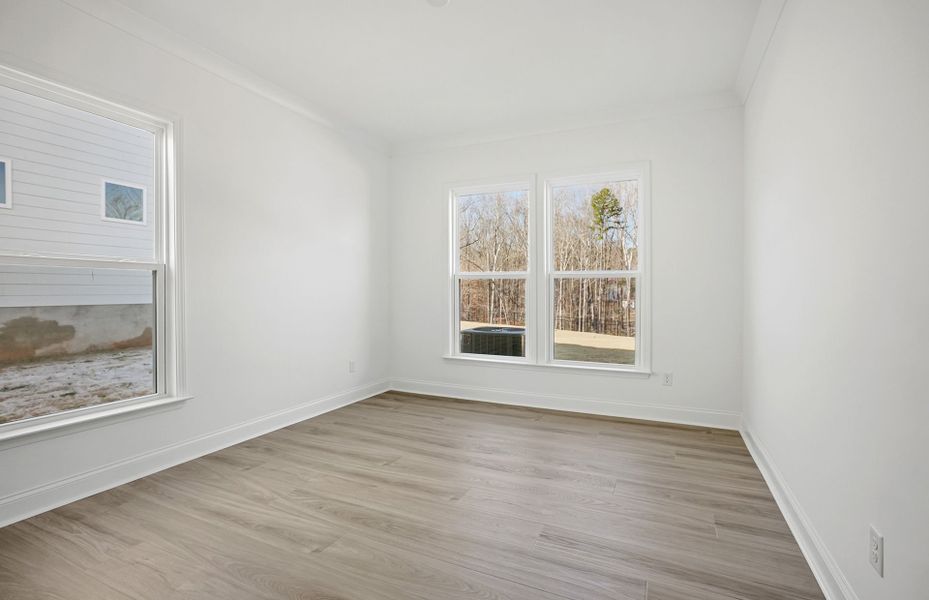 Spacious, unfurnished interior of a new home in Forest Creek, Waxhaw (Image 23).
