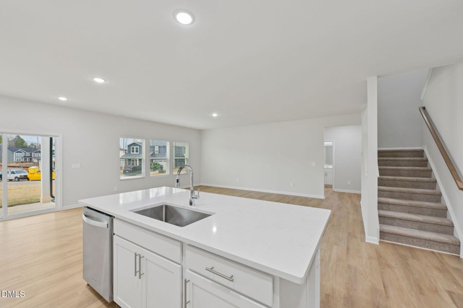 17-web-or-mls-Raleigh - Oak Manor - 500