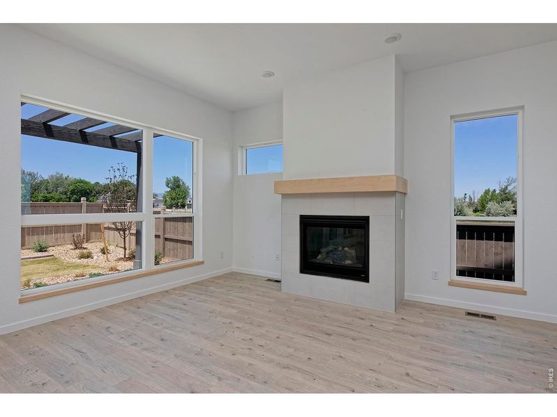 Spacious, unfurnished interior of a new home in West Grange, Longmont (Image 17).