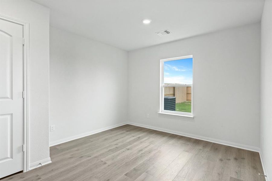 Spacious, unfurnished interior of a new home in Retreat at Fossil Creek, Fort Worth (Image 10).
