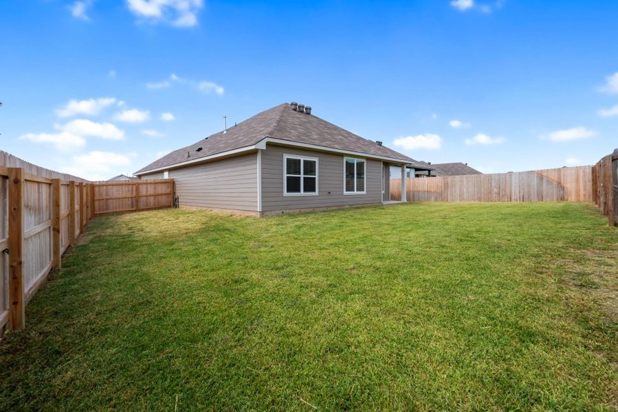 Exterior details and patio area of a home in , Caldwell (Image 3).
