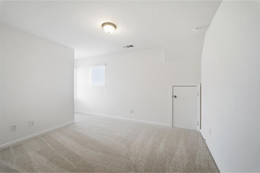Spacious, unfurnished interior of a new home in Westridge, McKinney (Image 18).