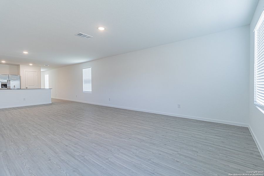 Spacious, unfurnished interior of a new home in Landon Ridge, San Antonio (Image 22). Spacious, unfurnished interior of a new home in Landon Ridge, San Antonio (Image 22).