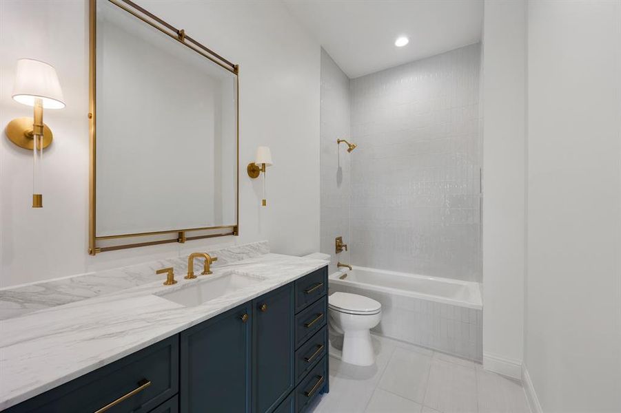 Furnished interior view inside a new home in , Dallas (Image 28). Furnished interior view inside a new home in , Dallas (Image 28).