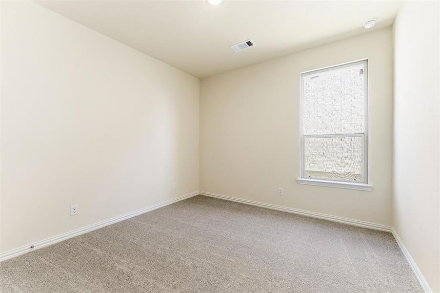 Spacious, unfurnished interior of a new home in Liberty Pointe, Gainesville (Image 13).