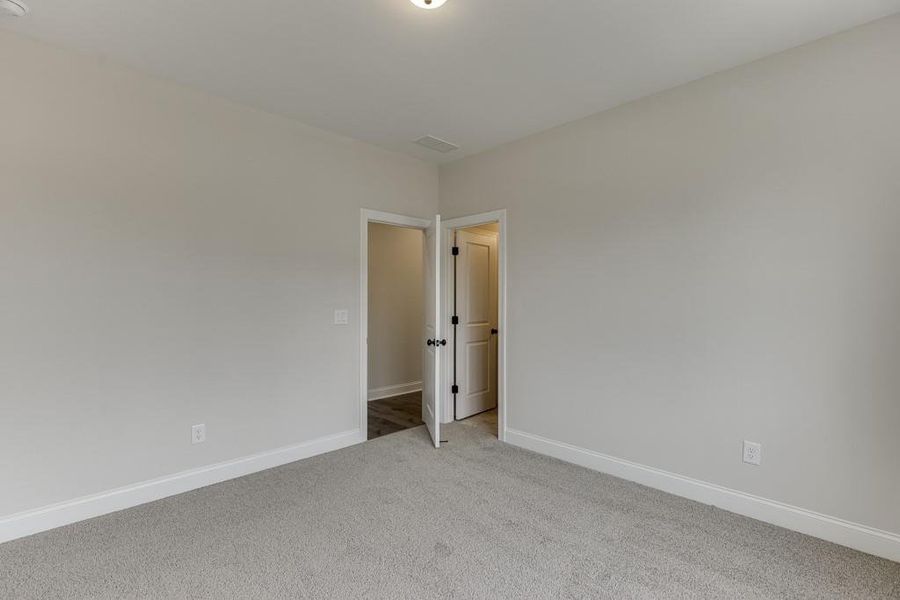 Spacious, unfurnished interior of a new home in , Buford (Image 29).