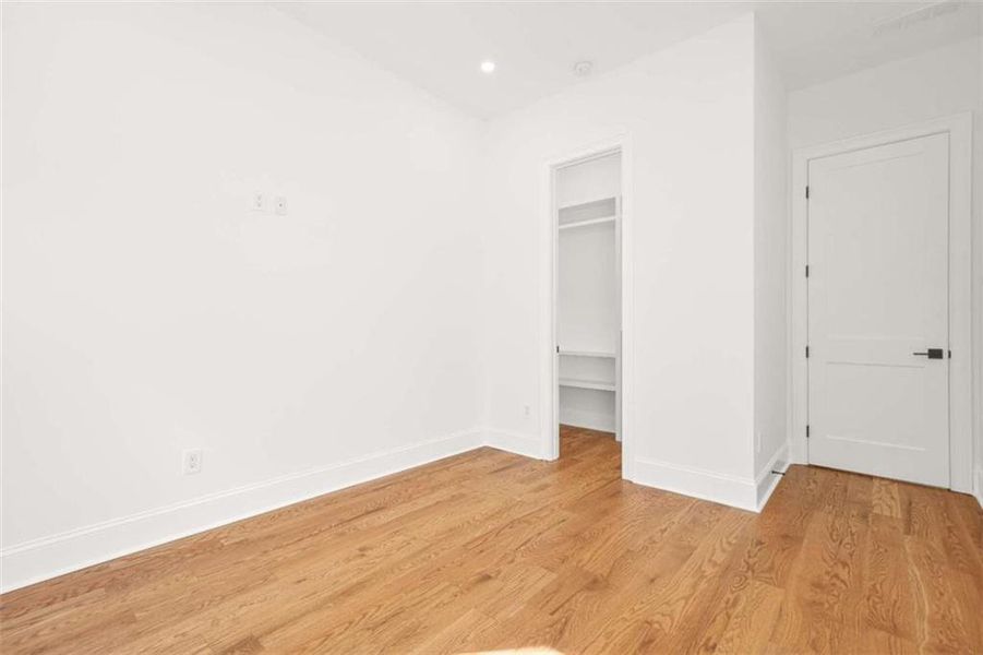 Spacious, unfurnished interior of a new home in , Lawrenceville (Image 36).