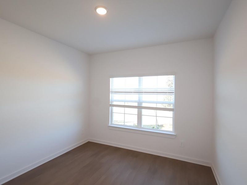 Spacious, unfurnished interior of a new home in Lone Star Landing, Montgomery (Image 21).