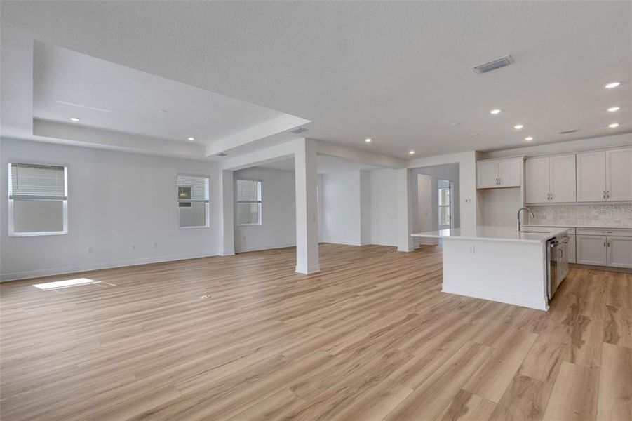 Spacious, unfurnished interior of a new home in Hawkstone, Sarasota (Image 45).