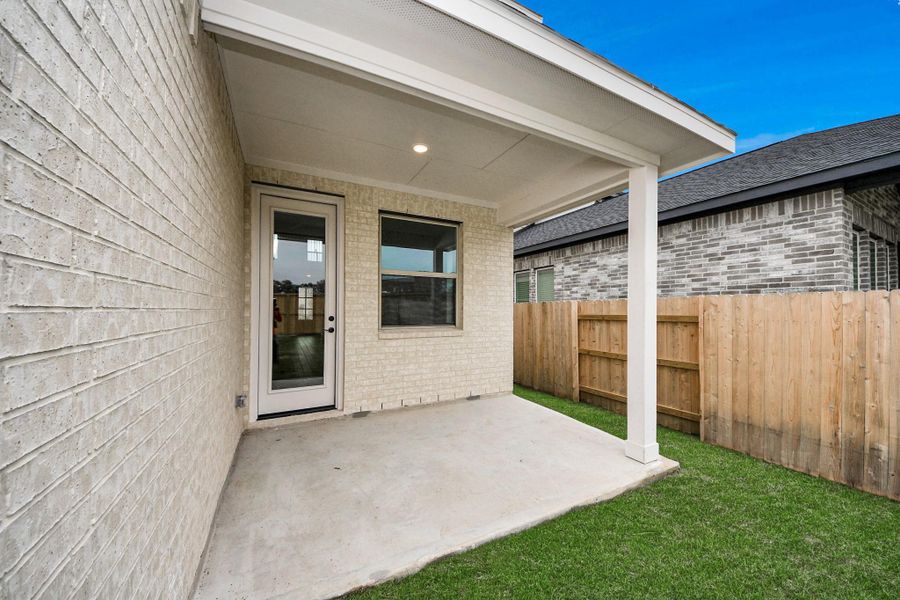 Exterior details and patio area of a home in Elyson, Katy (Image 18).