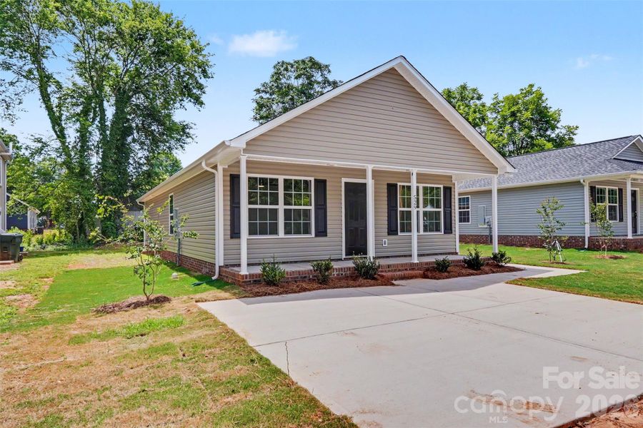 Front exterior of a new home in , Rock Hill, SC, highlighting curb appeal (Image 17). Front exterior of a new home in , Rock Hill, SC, highlighting curb appeal (Image 17).