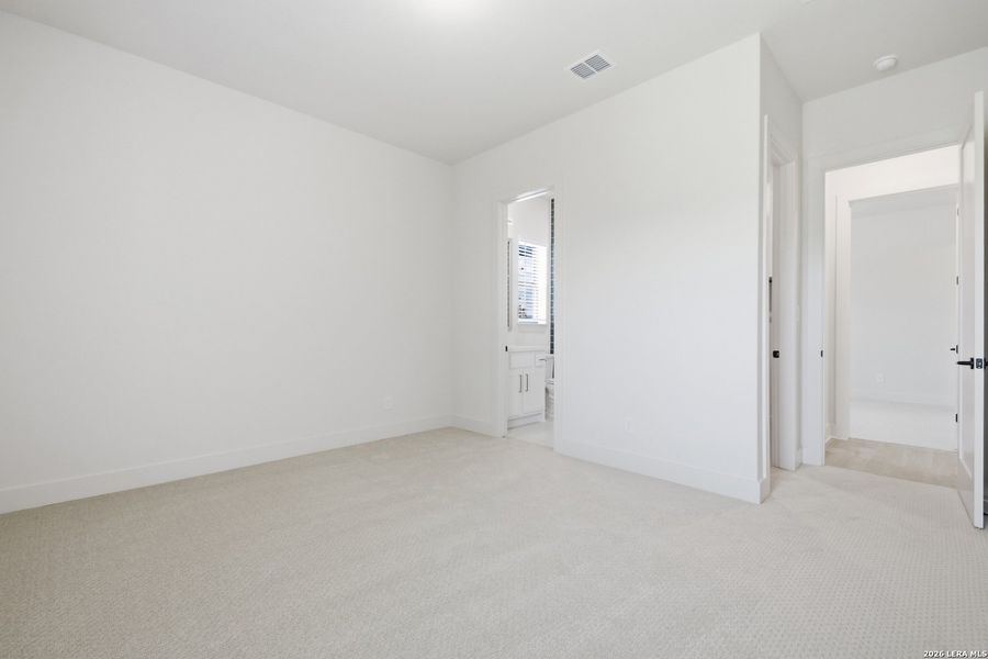 Spacious, unfurnished interior of a new home in Shavano Highlands, San Antonio (Image 31). Spacious, unfurnished interior of a new home in Shavano Highlands, San Antonio (Image 31).