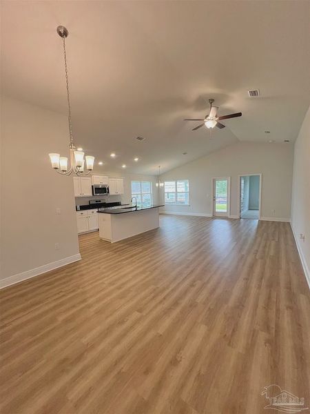 Spacious, unfurnished interior of a new home in Pine Top, Cantonment (Image 6).