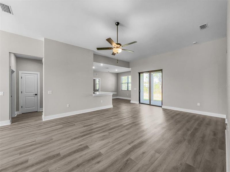 Spacious, unfurnished interior of a new home in , Port Charlotte (Image 13).