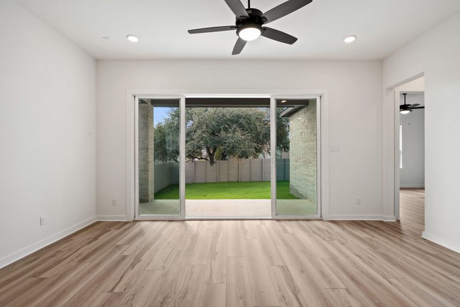 Spacious, unfurnished interior of a new home in Wolf Ranch, Georgetown (Image 30).