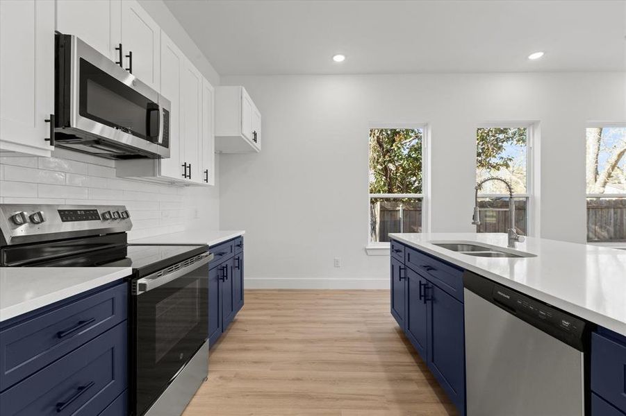 Furnished interior view inside a new home in , Denison (Image 12).