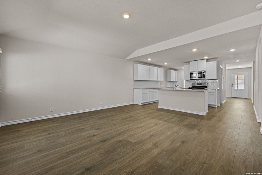 Spacious, unfurnished interior of a new home in Redbird Ranch, San Antonio (Image 15).