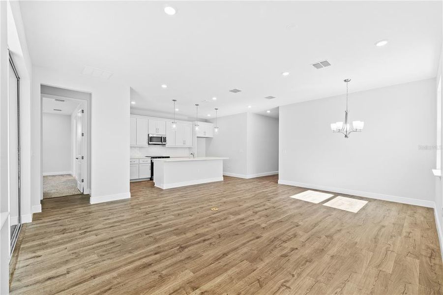 Spacious, unfurnished interior of a new home in , Hernando (Image 25).