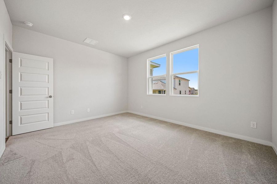 Spacious, unfurnished interior of a new home in Eastwood at Sonterra, Jarrell (Image 16).